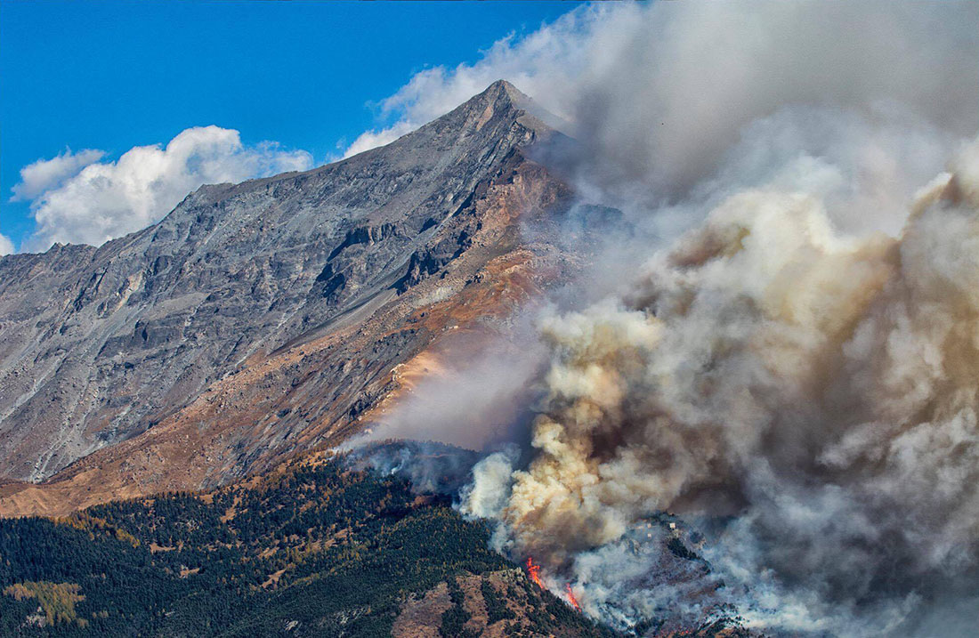 Fiamme sul monte Rocciamelone - 27.10.17 #fotodelgiorno di Marco Cicchelli